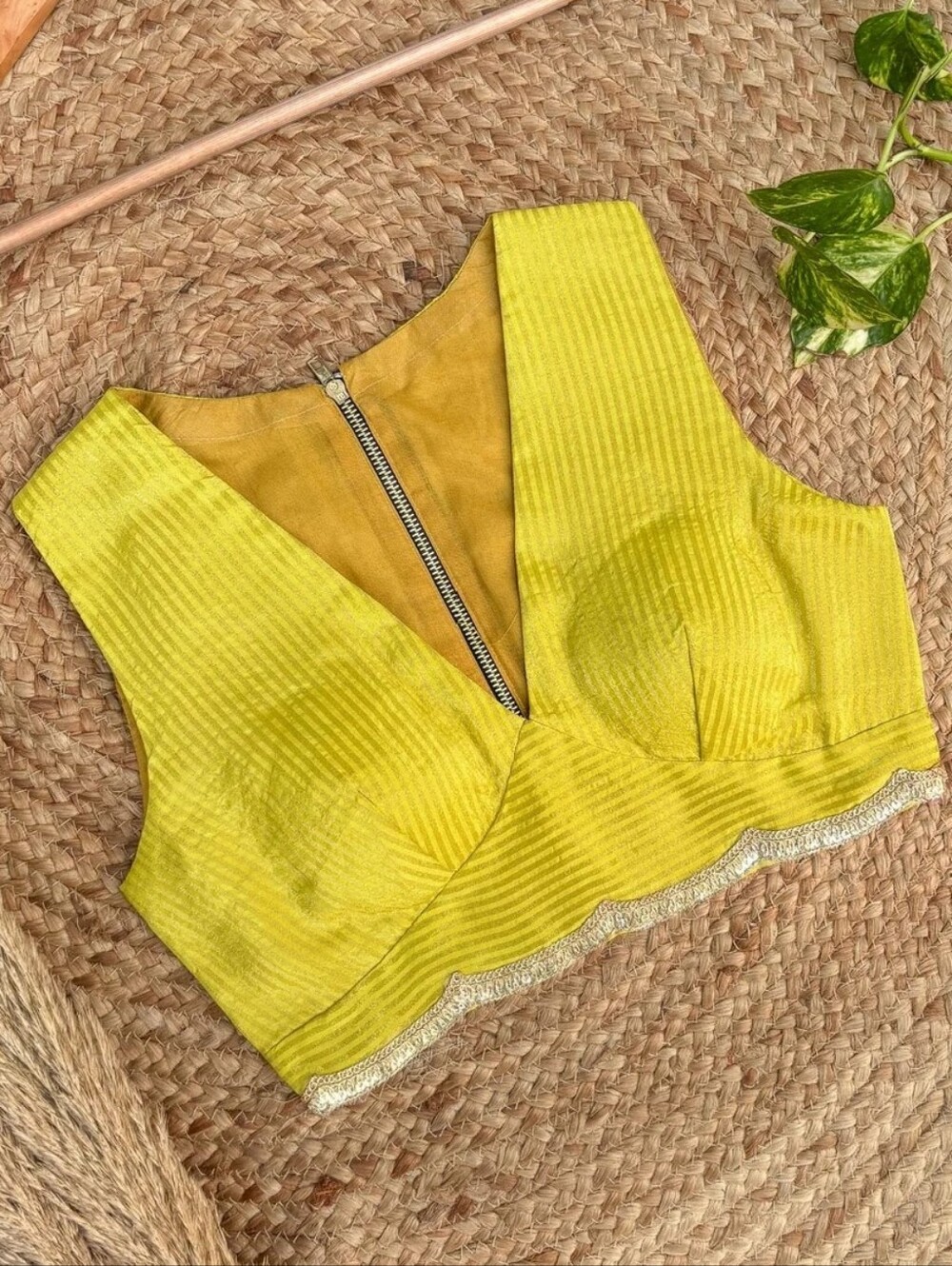 SUTA Blouse Size L